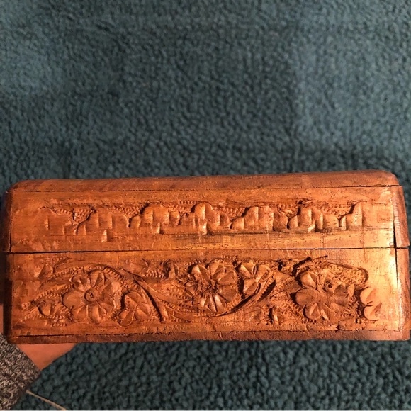 Ornate vintage trinket box - Picture 4 of 7